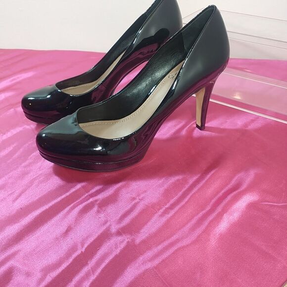 Vince Camuto Womens SZ 6.5M Zella Pump High Heel Black Patent Dress Shoe Classic - Picture 8 of 9